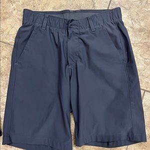 Mens gray under armor shorts. Size 28